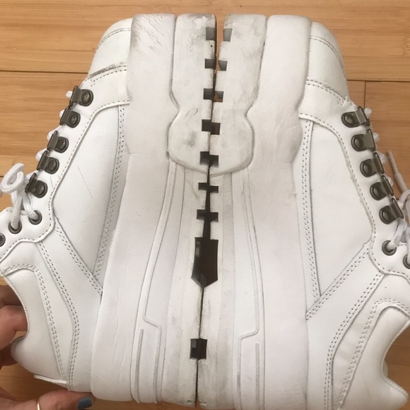 Chunky White Platforms: Fila Trailblazers - Picture 2 of 4